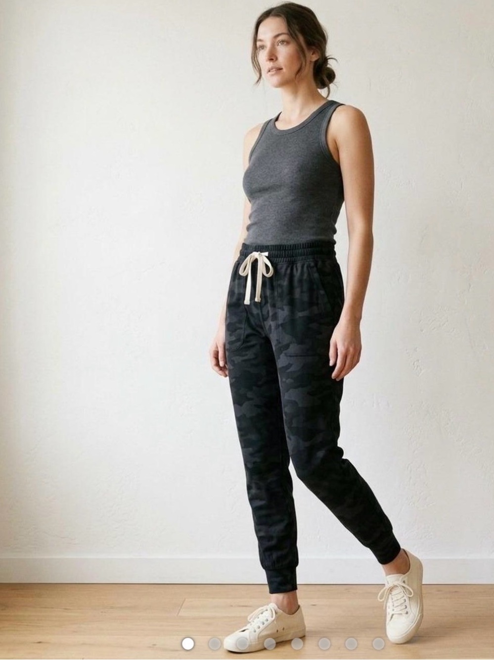 Vuori Camo Performance Jogger Sweatpant Womens Sz M Gray Athletic Loungewear